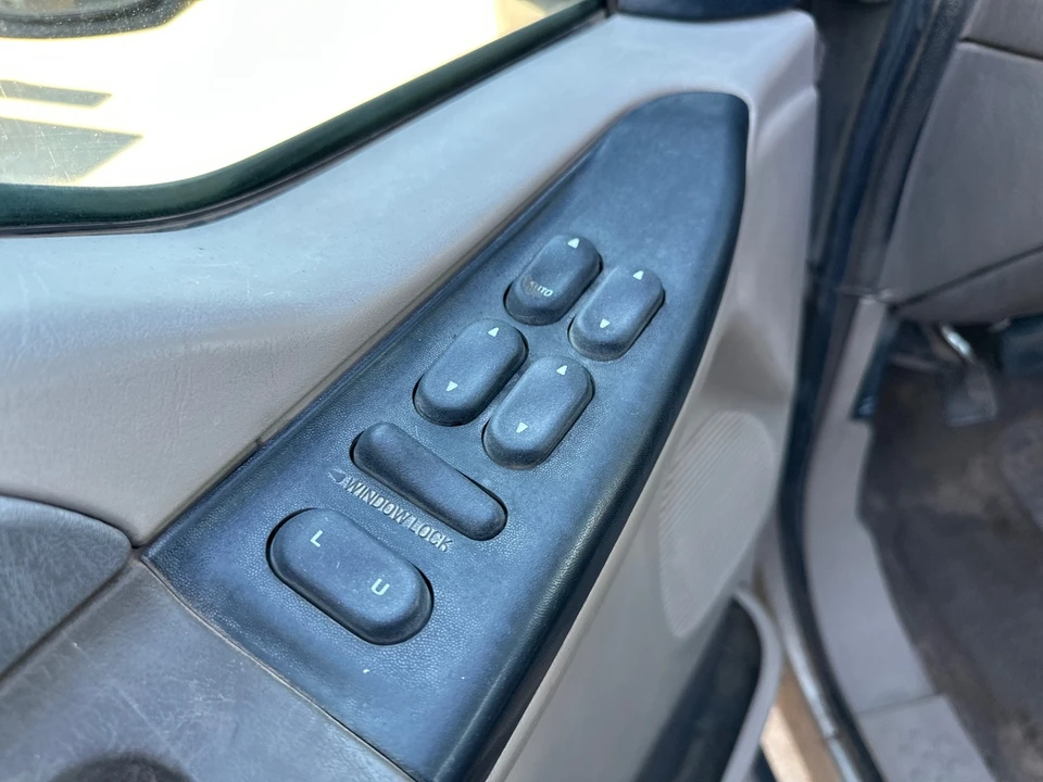 2000 Ford Super Duty 1st Gen - Image 13 of 21