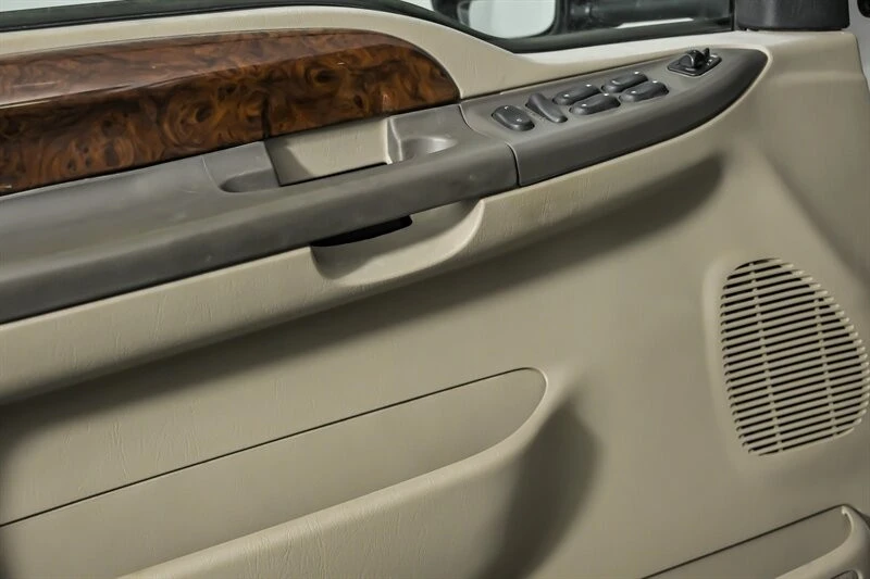 2000 Ford Super Duty 1st Gen - Image 16 of 21