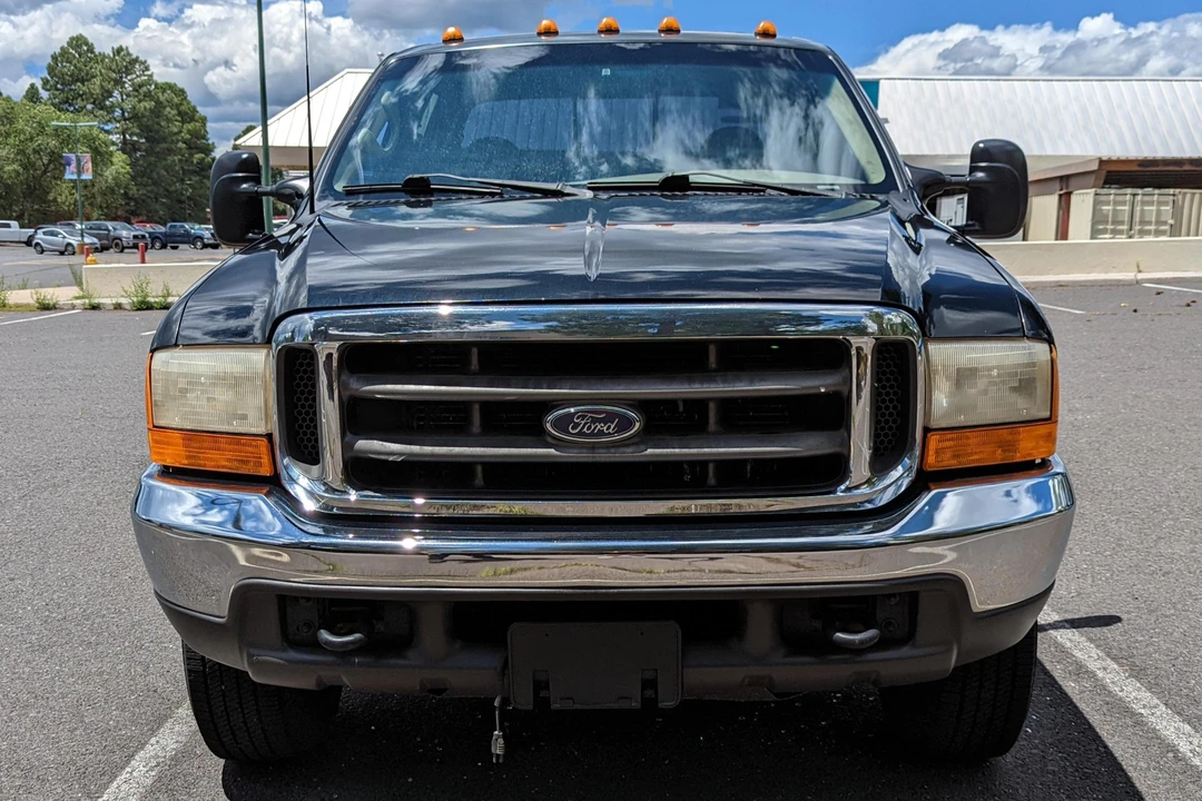 2000 Ford Super Duty 1st Gen - Image 2 of 31