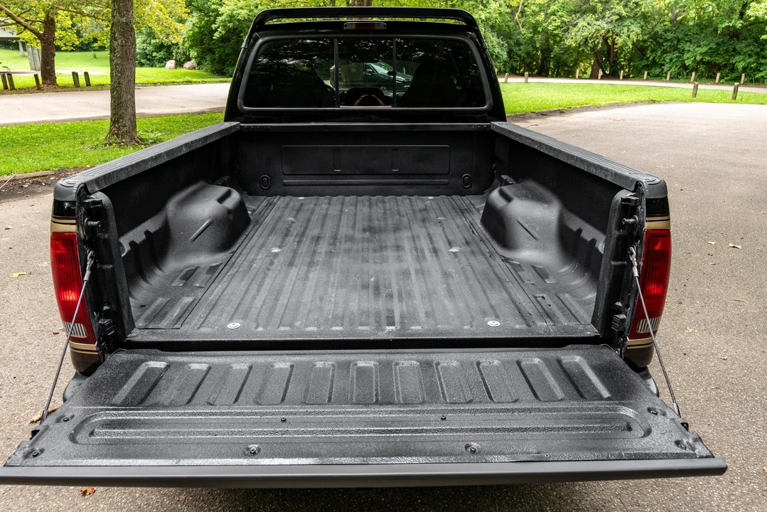 2000 Ford Super Duty 1st Gen - Image 8 of 31