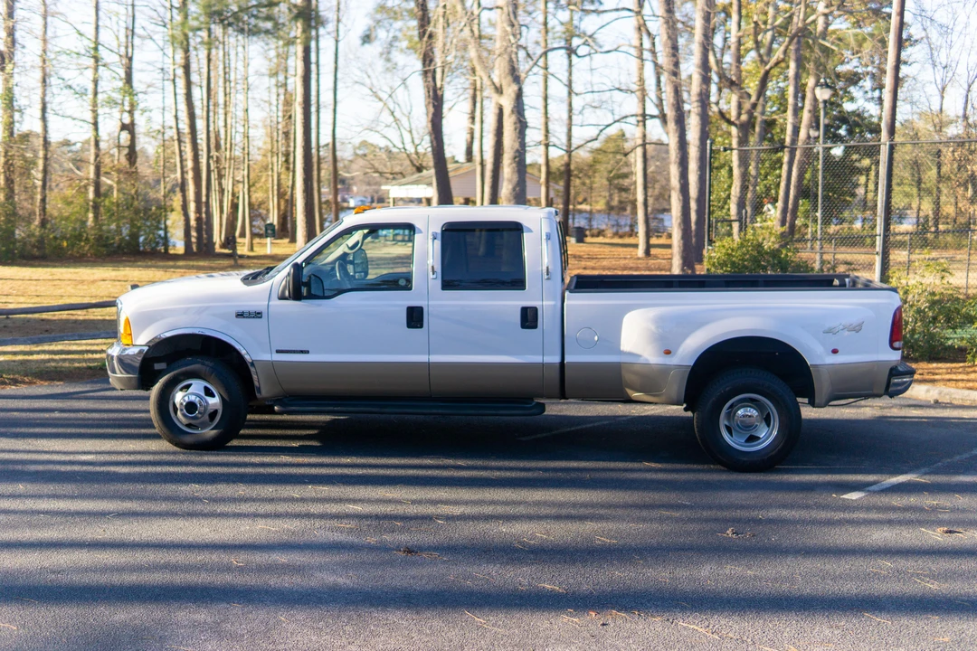 2000 Ford Super Duty 1st Gen - Image 3 of 31