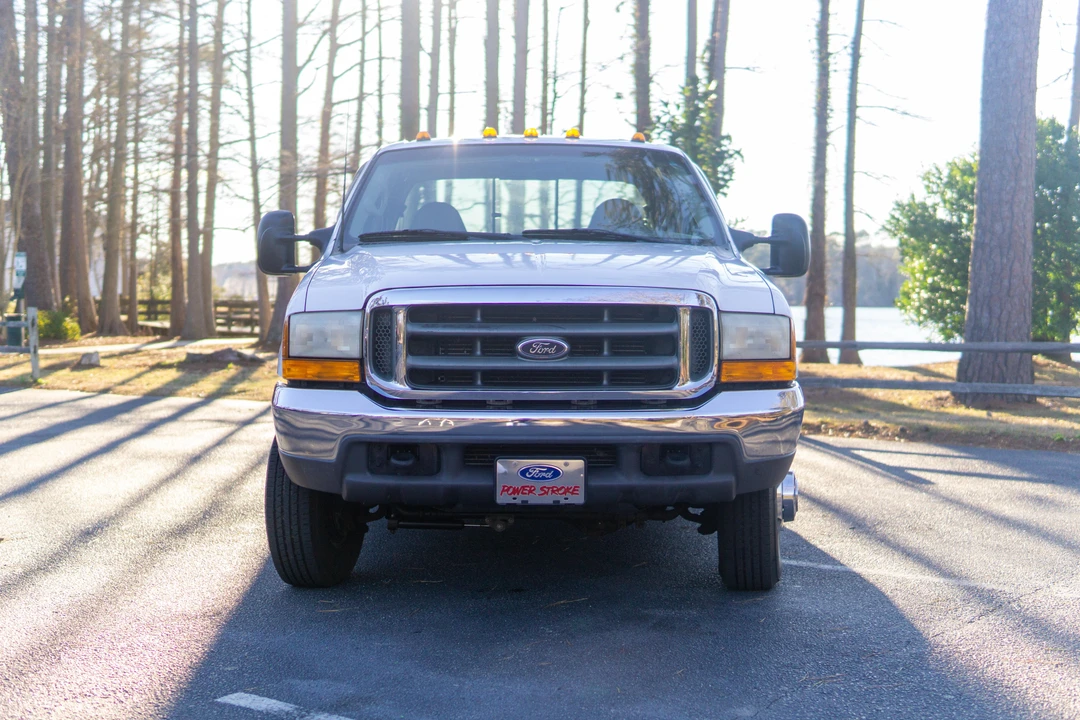 2000 Ford Super Duty 1st Gen - Image 2 of 31