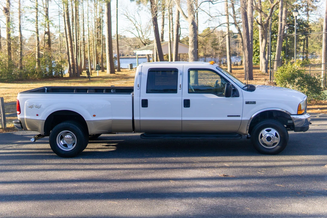 2000 Ford Super Duty 1st Gen - Image 4 of 31