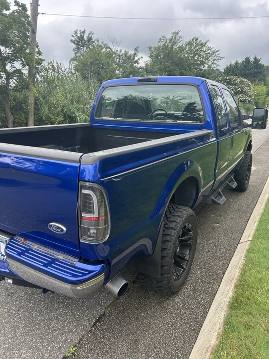 2000 Ford Super Duty 1st Gen - Image 4 of 9