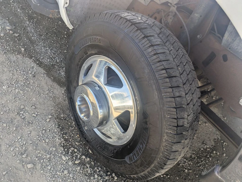 2000 Ford Super Duty 1st Gen - Image 9 of 18