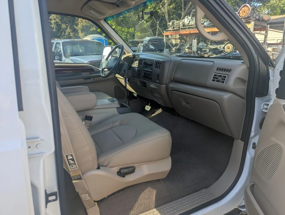 2000 Ford Super Duty 1st Gen - Image 13 of 18