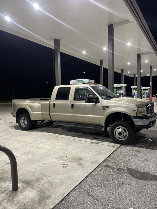 2000 Ford Super Duty 1st Gen - Image 3 of 16