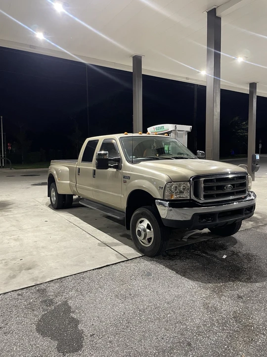 2000 Ford Super Duty 1st Gen - Image 2 of 16