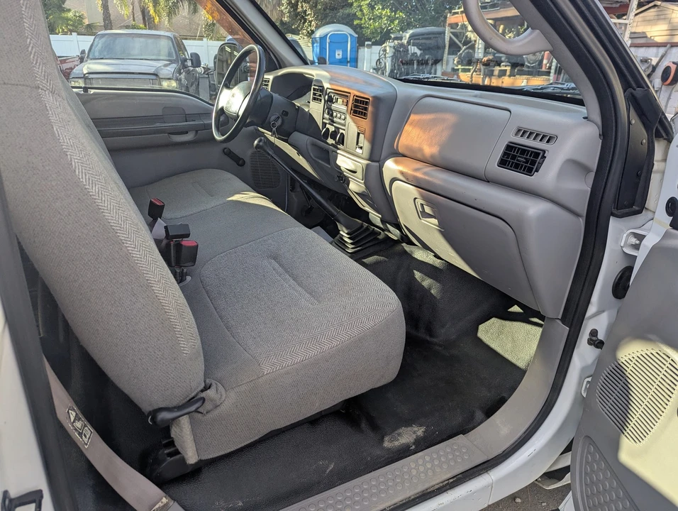 2000 Ford Super Duty 1st Gen - Image 10 of 15