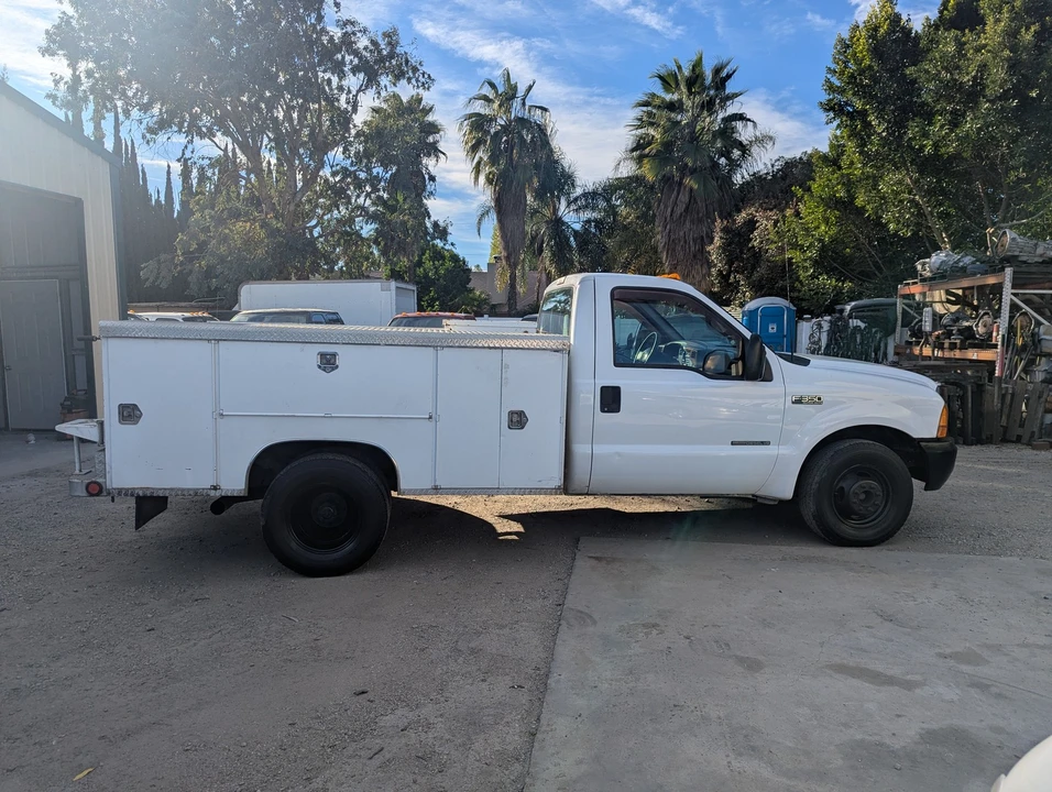 2000 Ford Super Duty 1st Gen - Image 6 of 15