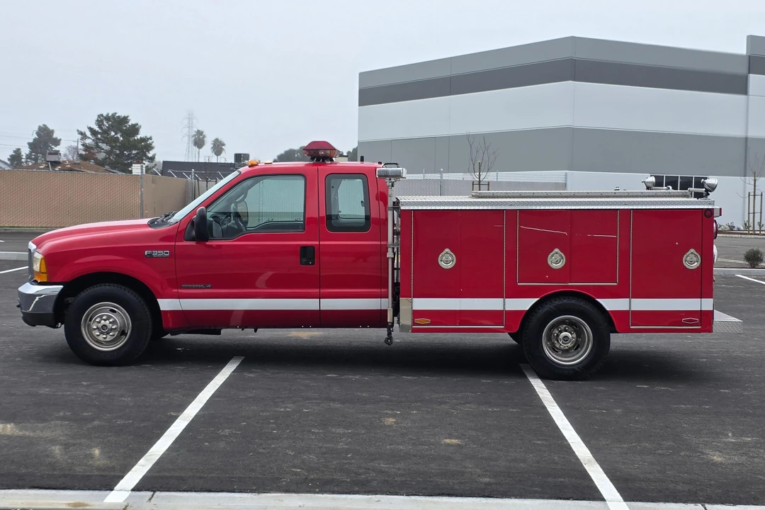 2000 Ford Super Duty 1st Gen - Image 3 of 31