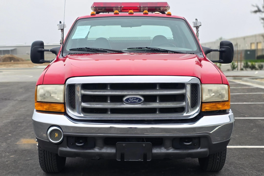 2000 Ford Super Duty 1st Gen - Image 2 of 31