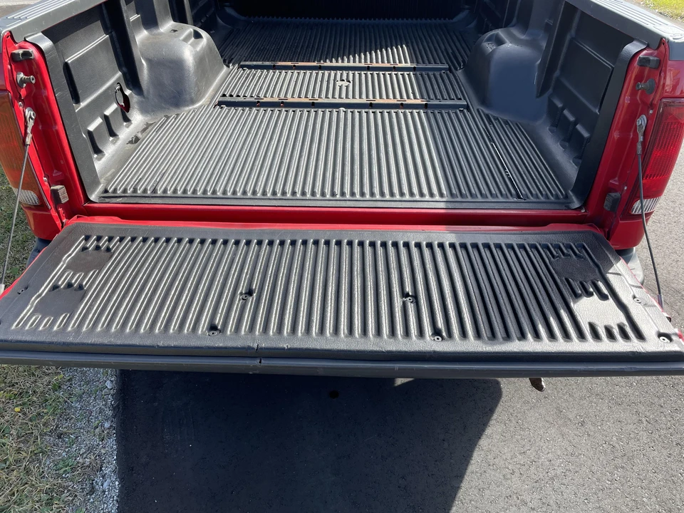 2000 Ford Super Duty 1st Gen - Image 18 of 31