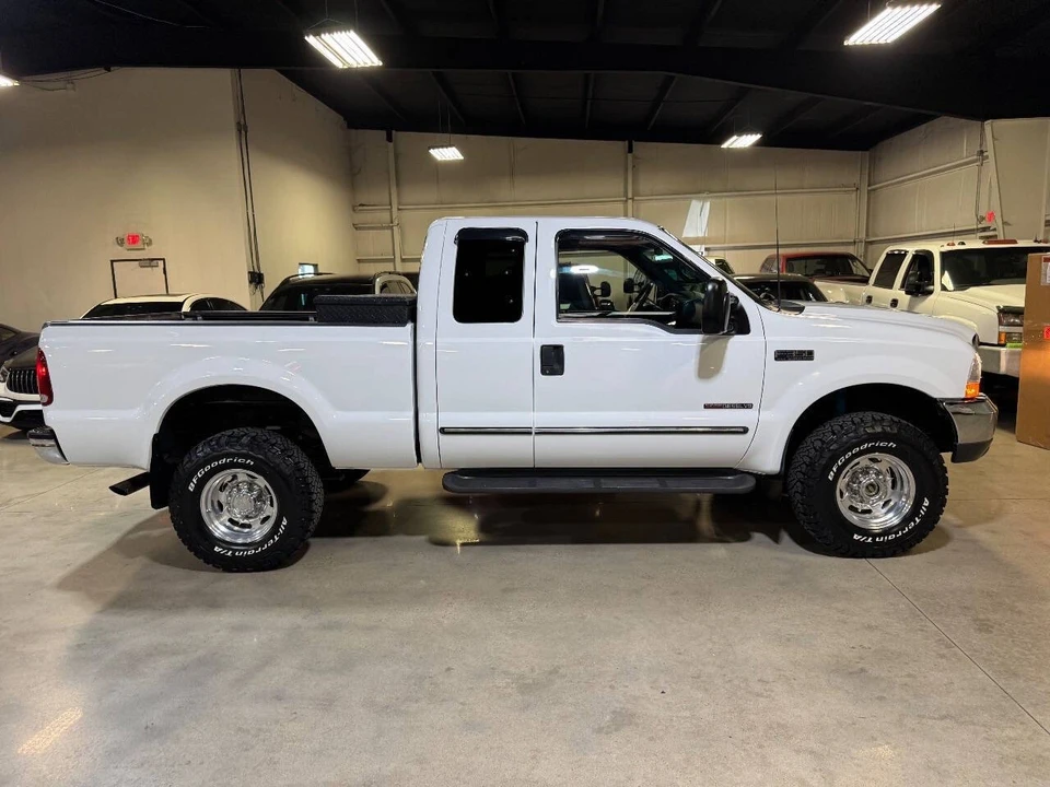2000 Ford Super Duty 1st Gen - Image 9 of 12