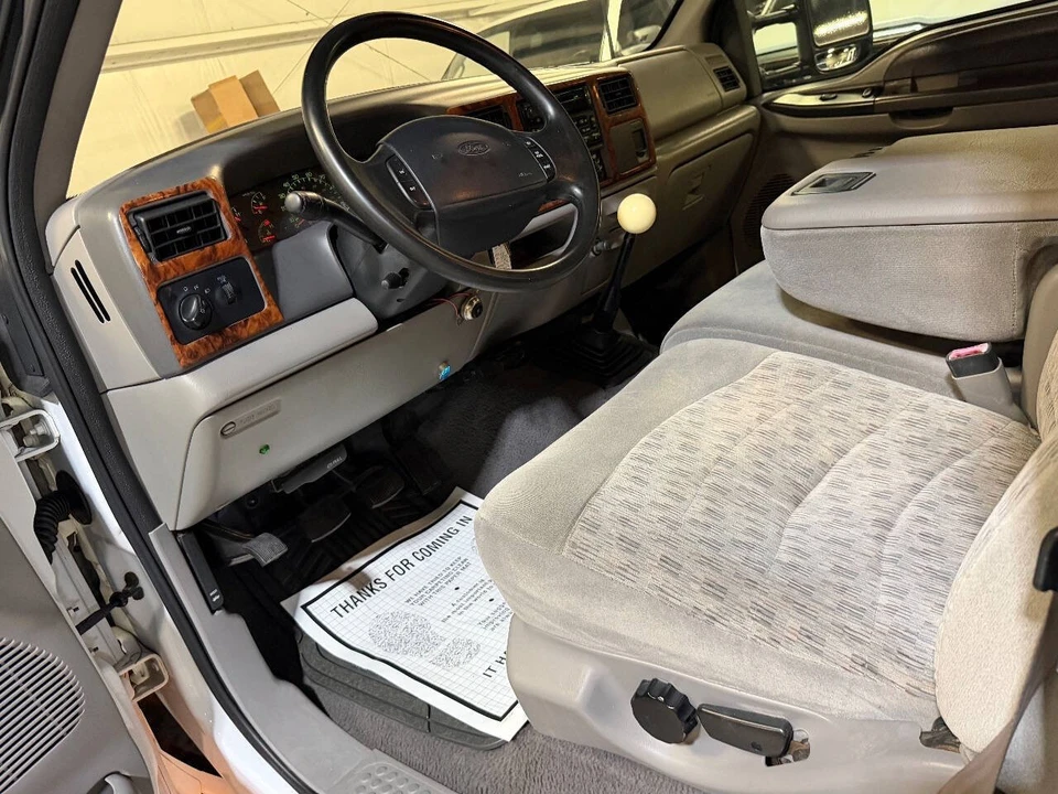 2000 Ford Super Duty 1st Gen - Image 2 of 12