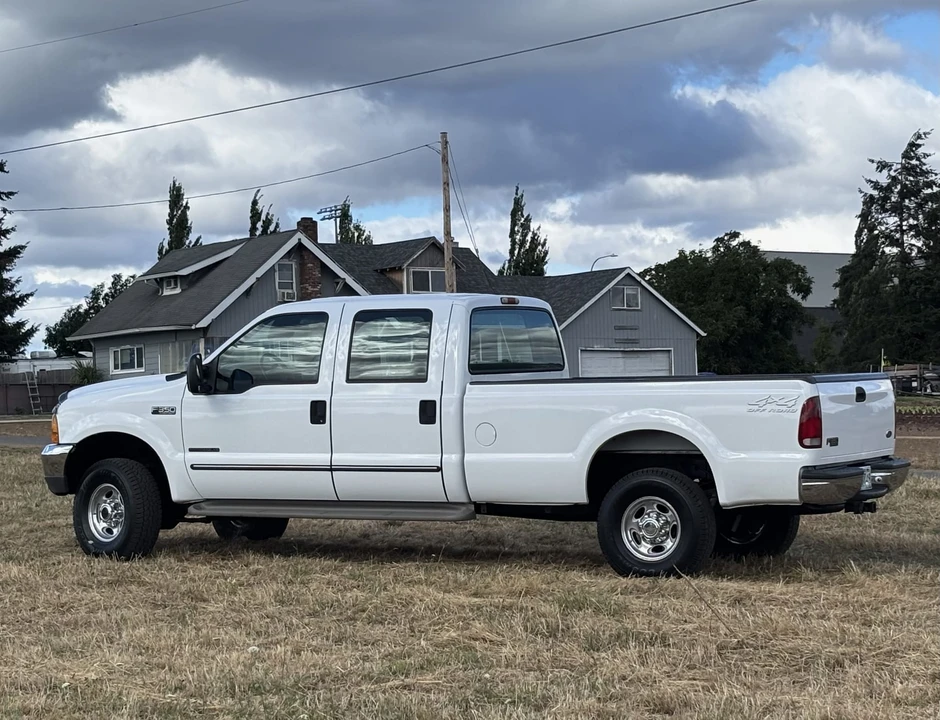 2000 Ford Super Duty 1st Gen - Image 9 of 31