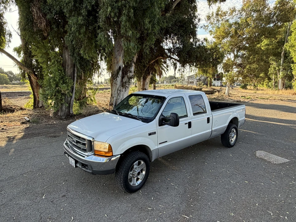 2000 Ford Super Duty 1st Gen - Image 3 of 31