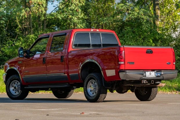 2000 Ford Super Duty 1st Gen - Image 2 of 8