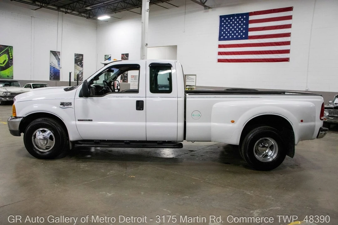 2000 Ford Super Duty 1st Gen - Image 3 of 12