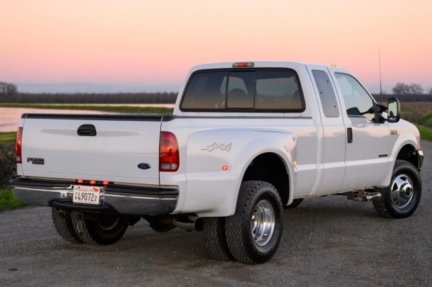 2000 Ford Super Duty 1st Gen - Image 2 of 7