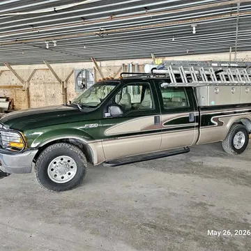 2000 Ford F-350 XLT Pickup 4D 8 ft