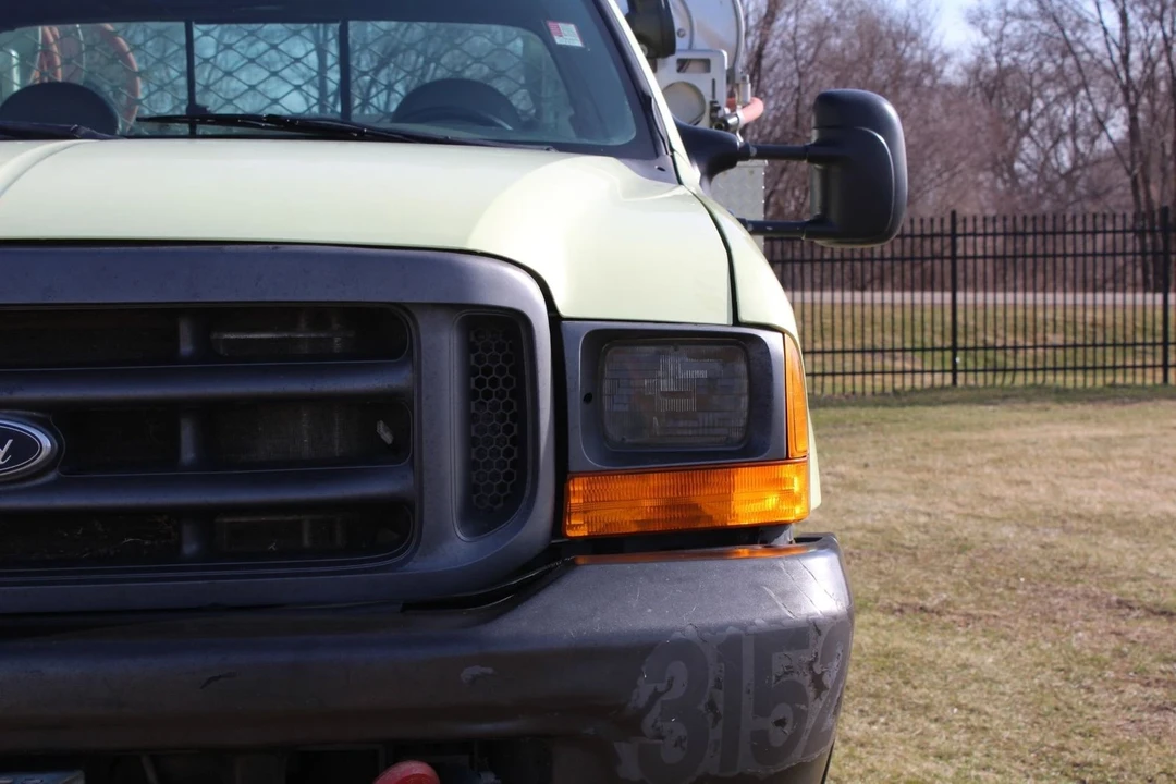 2000 Ford Super Duty 1st Gen - Image 10 of 12