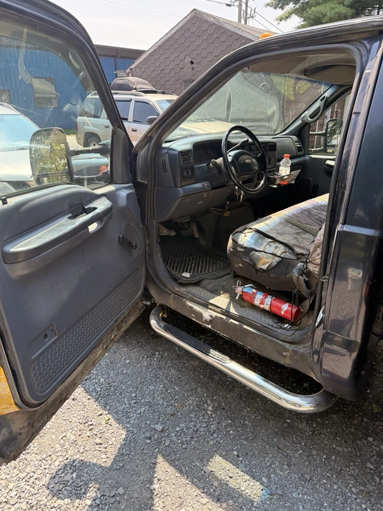 2000 Ford Super Duty 1st Gen - Image 2 of 7