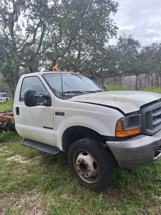 2000 Ford Super Duty 1st Gen - Image 4 of 11