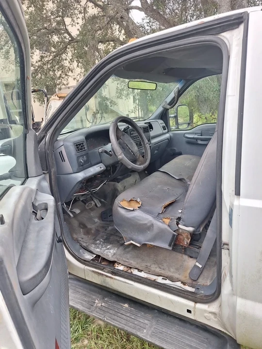 2000 Ford Super Duty 1st Gen - Image 9 of 11