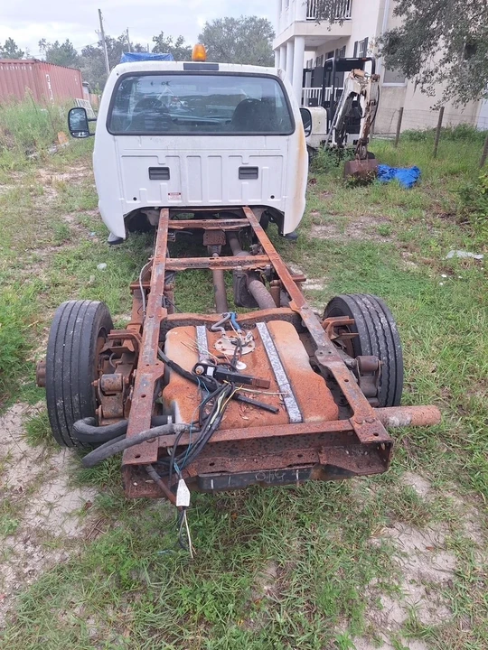 2000 Ford Super Duty 1st Gen - Image 2 of 11