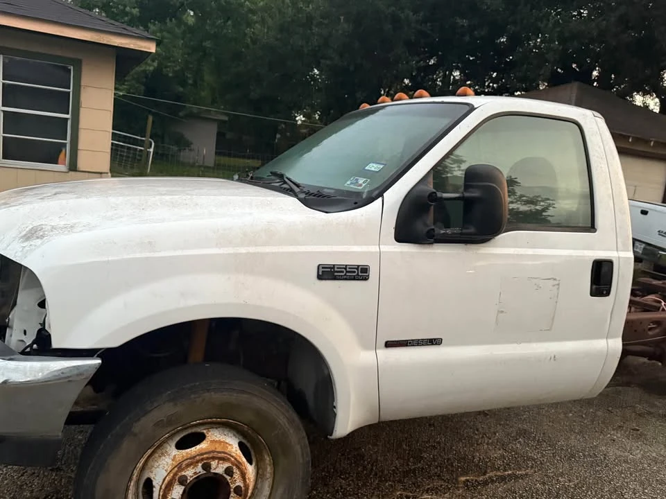 2000 Ford Super Duty 1st Gen - Image 2 of 12