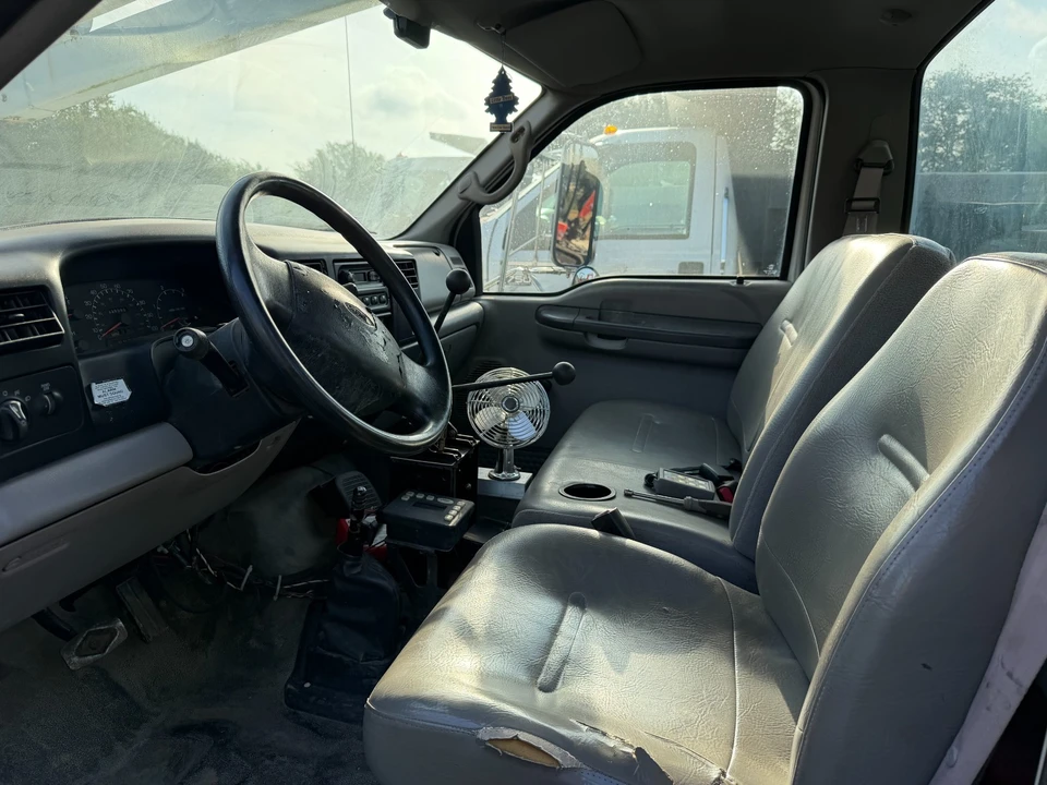 2000 Ford Super Duty 1st Gen - Image 2 of 10