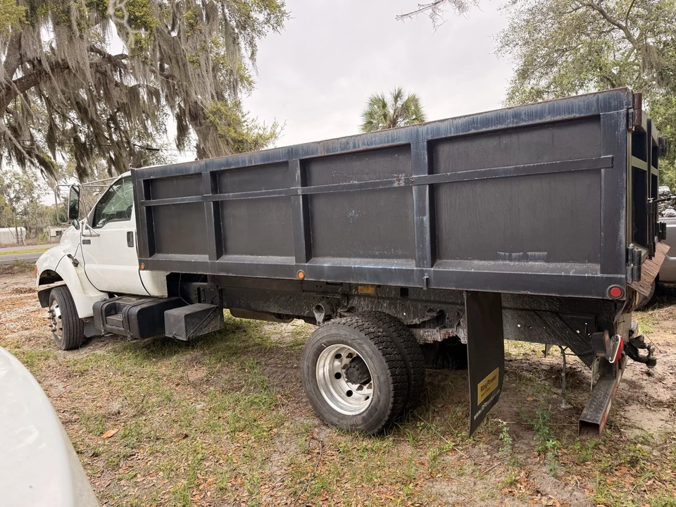 2000 Ford Super Duty 1st Gen - Image 8 of 17