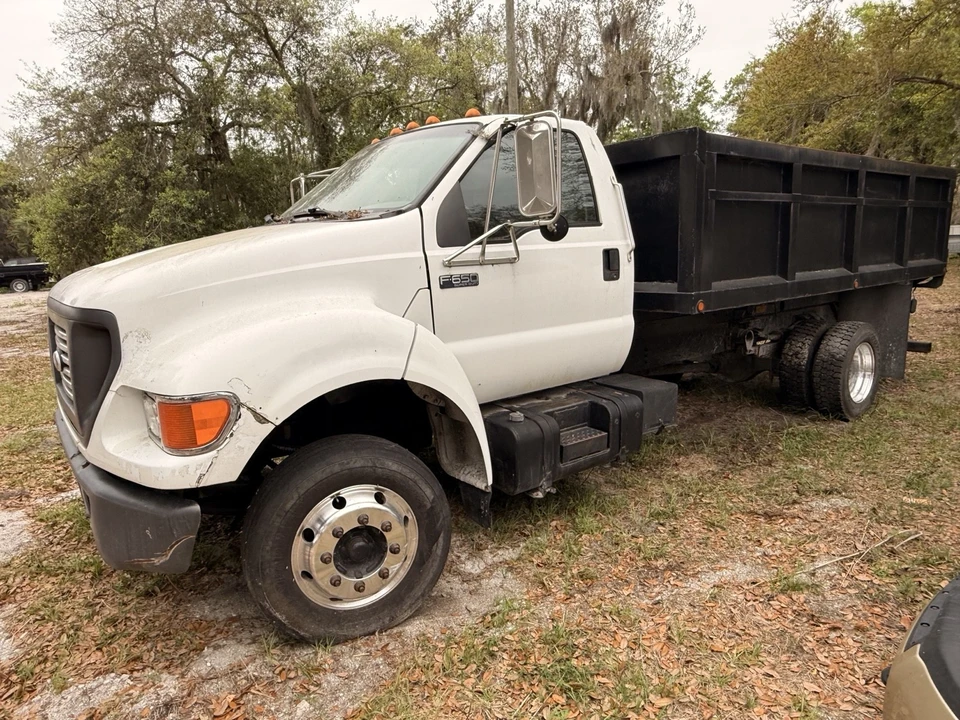 2000 Ford Super Duty 1st Gen - Image 9 of 17