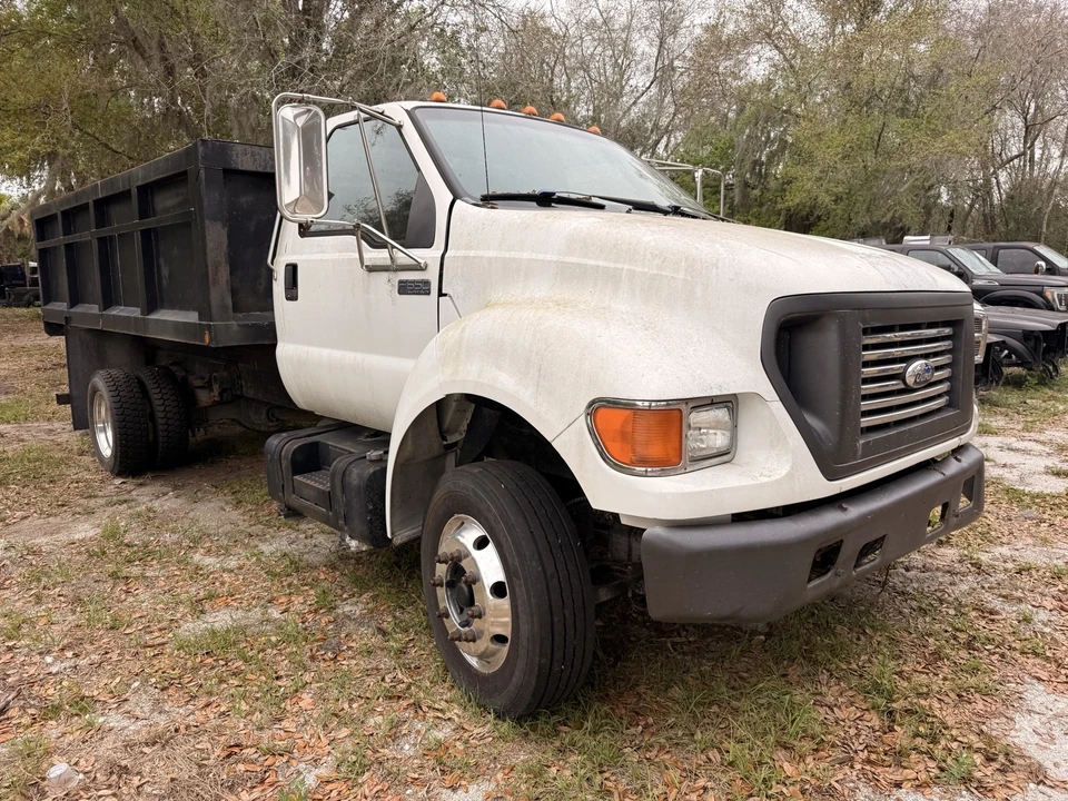 2000 Ford Super Duty 1st Gen - Image 3 of 17