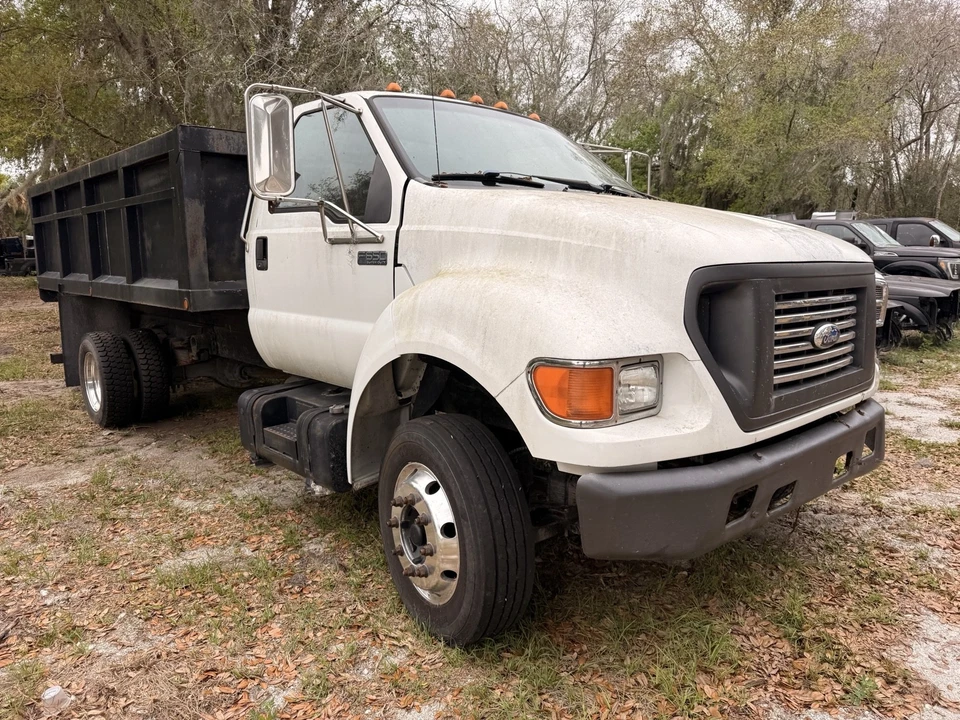 2000 Ford Super Duty 1st Gen - Image 3 of 17