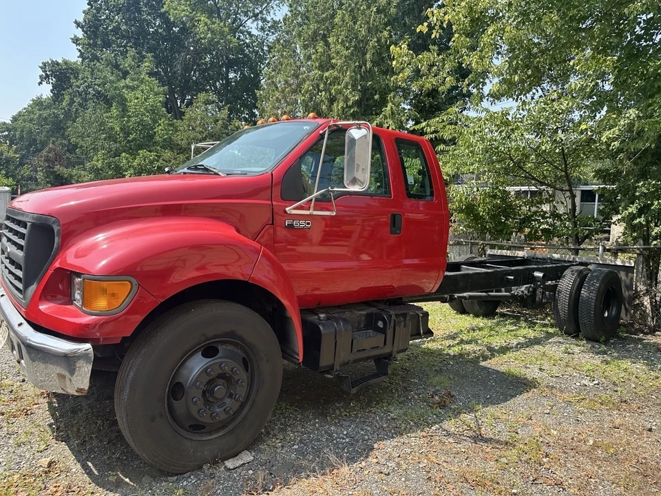 2000 Ford Super Duty 1st Gen - Image 4 of 10