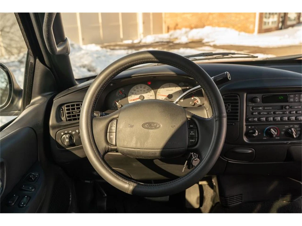 2000 Ford F-150 10th Gen - Image 16 of 31
