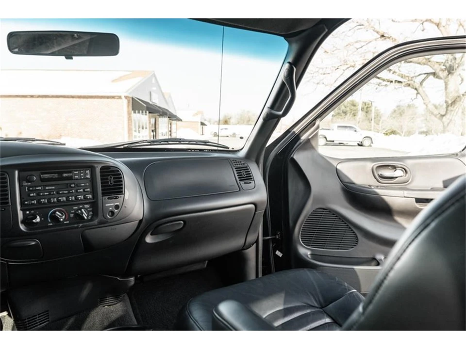 2000 Ford F-150 10th Gen - Image 30 of 31