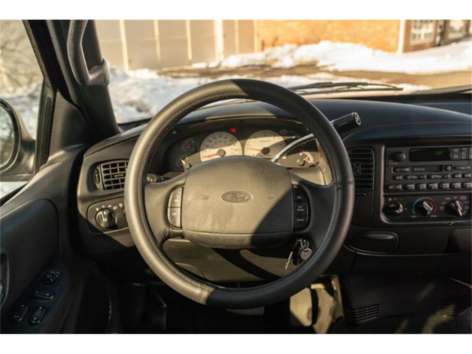 2000 Ford F-150 10th Gen - Image 5 of 12