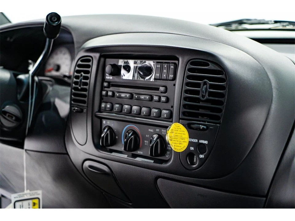 2000 Ford F-150 10th Gen - Image 14 of 31