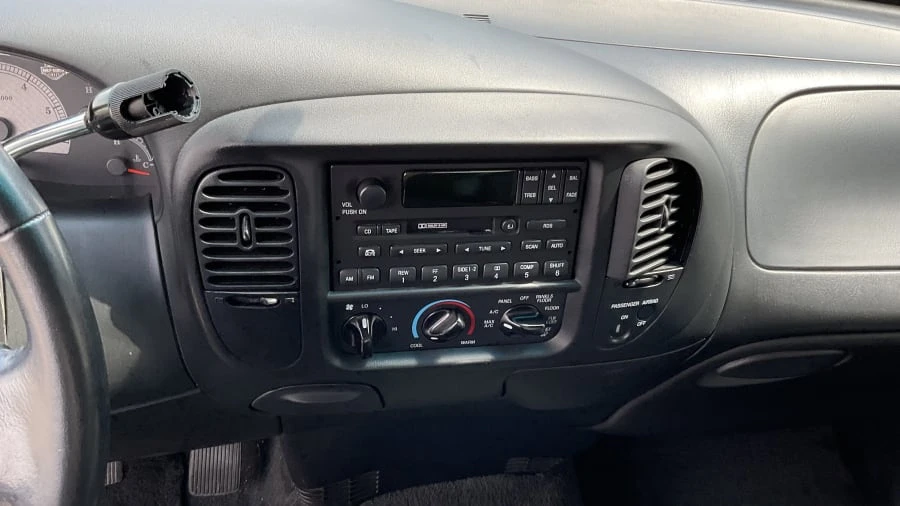 2000 Ford F-150 10th Gen - Image 9 of 14