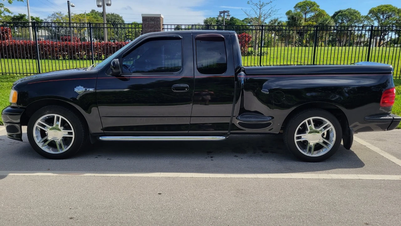 2000 Ford F-150 10th Gen - Image 2 of 9