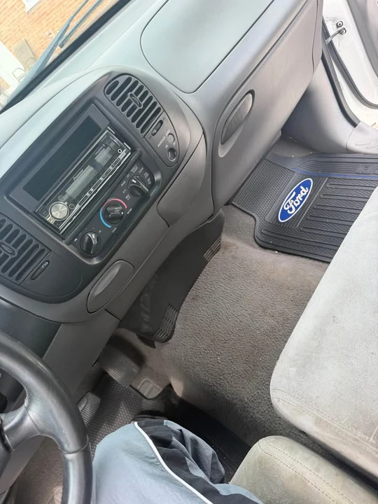 2000 Ford F-150 SVT Lightning 10th Gen - Image 12 of 15