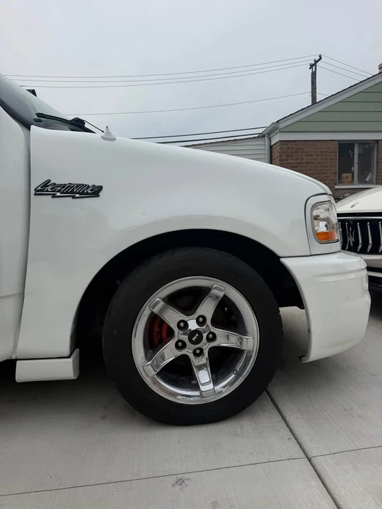 2000 Ford F-150 SVT Lightning 10th Gen - Image 4 of 15