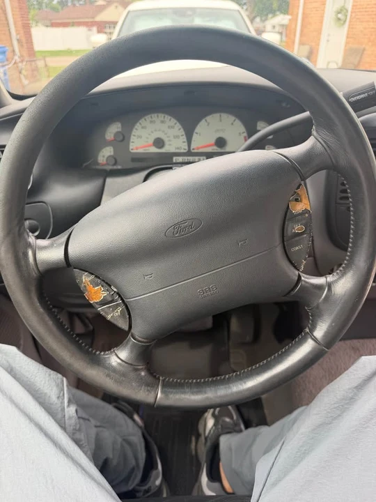 2000 Ford F-150 SVT Lightning 10th Gen - Image 11 of 15