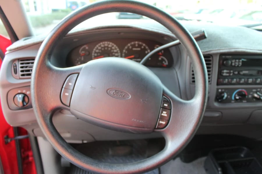 2000 Ford F-150 10th Gen - Image 2 of 19