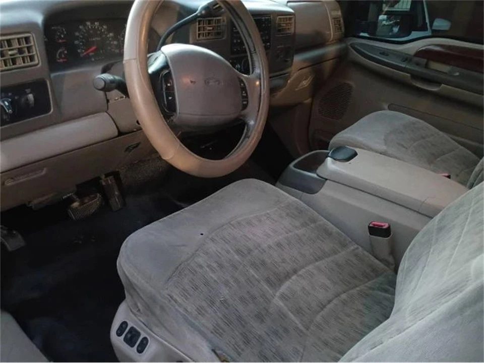2000 Ford Super Duty 1st Gen - Image 9 of 9