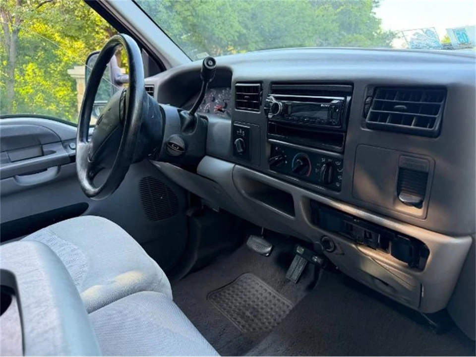 2000 Ford Super Duty 1st Gen - Image 5 of 11