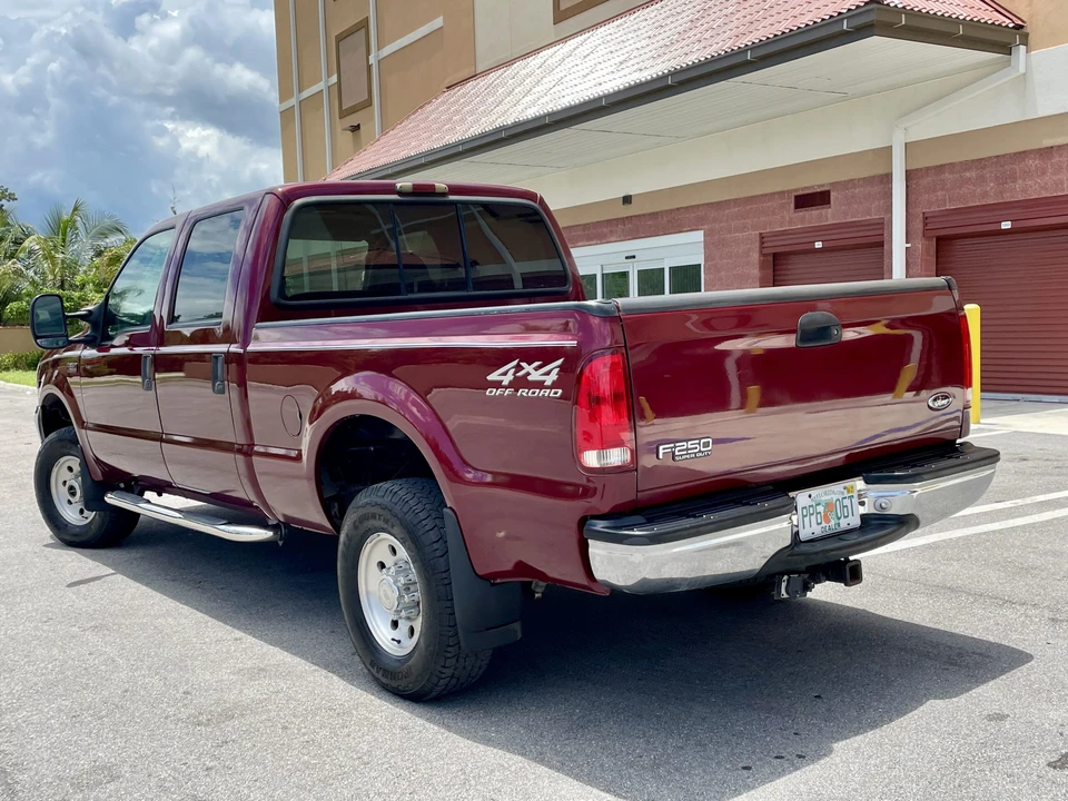 2000 Ford Super Duty 1st Gen - Image 2 of 20